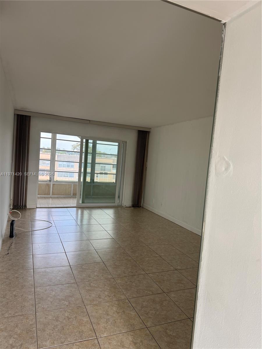 SUNRISE LAKES 90 CONDO - Residential