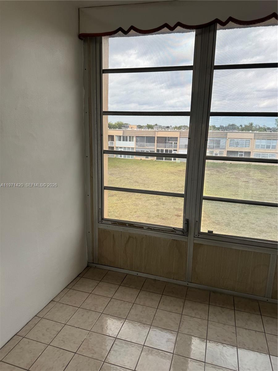 SUNRISE LAKES 90 CONDO - Residential