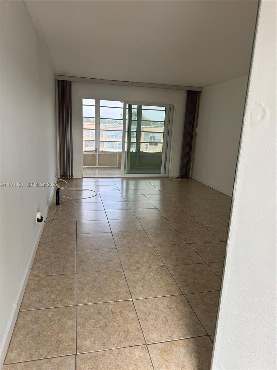 SUNRISE LAKES 90 CONDO - Residential