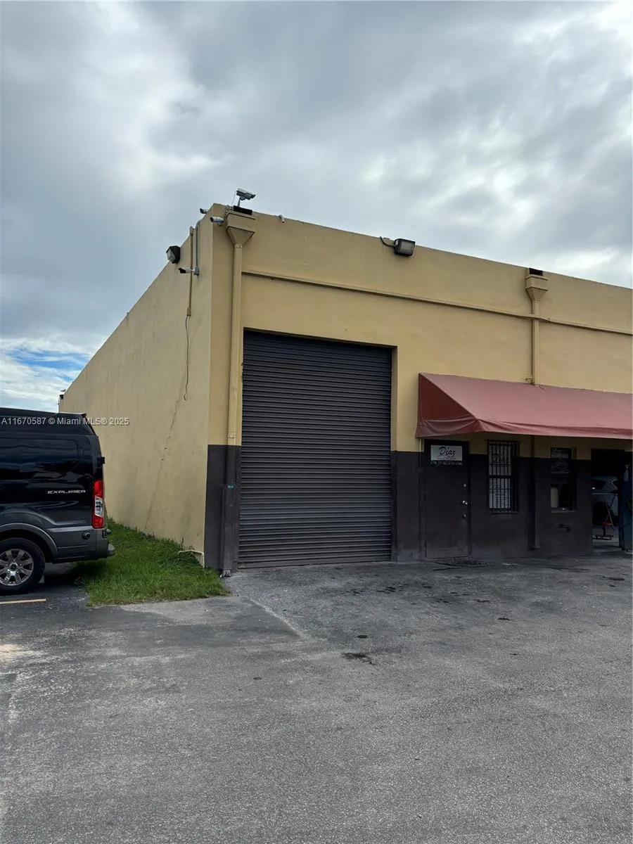Miami, Florida 33186, United States, ,Commercial,Pending,40509