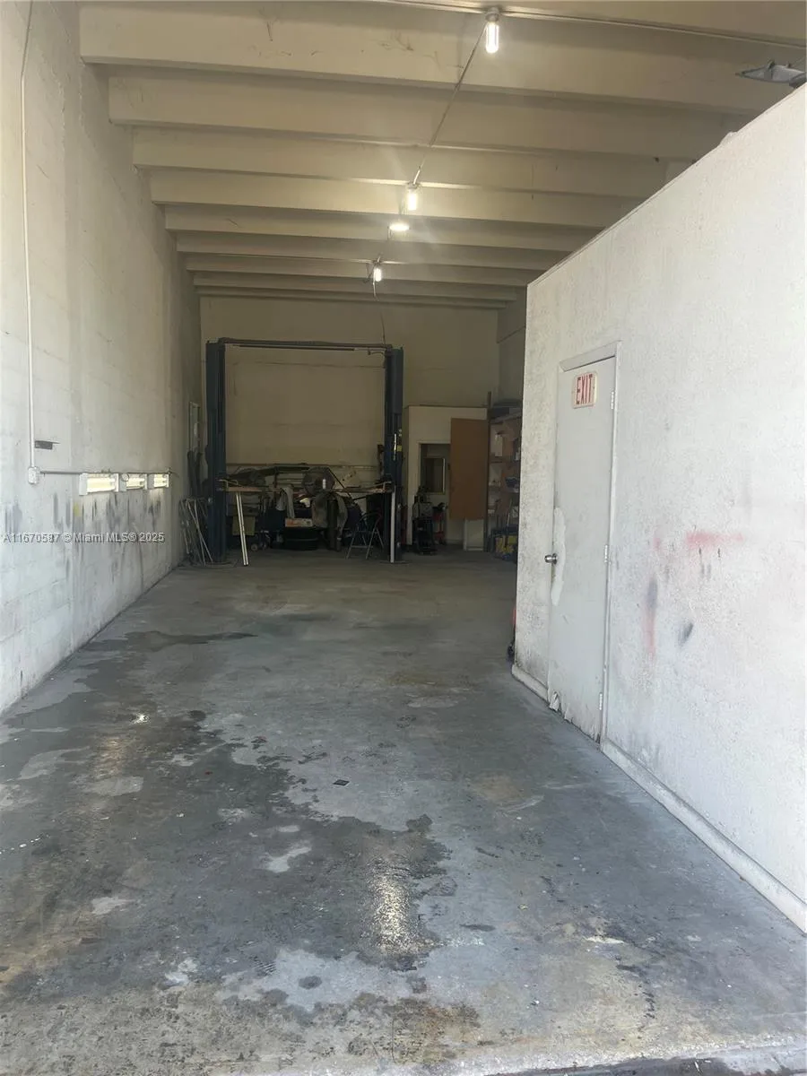 Miami, Florida 33186, United States, ,Commercial,Pending,40509