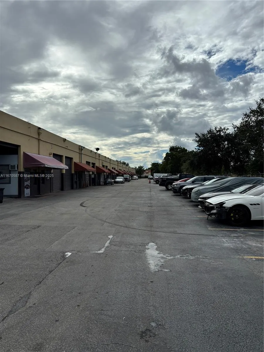 Miami, Florida 33186, United States, ,Commercial,Pending,40509