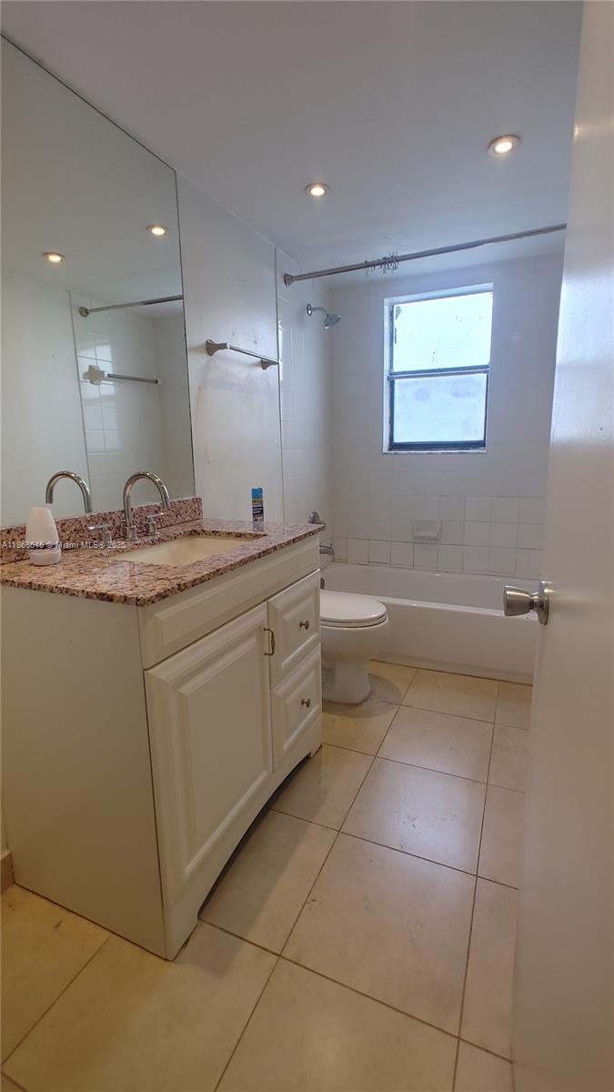 500 NE 2nd St 110