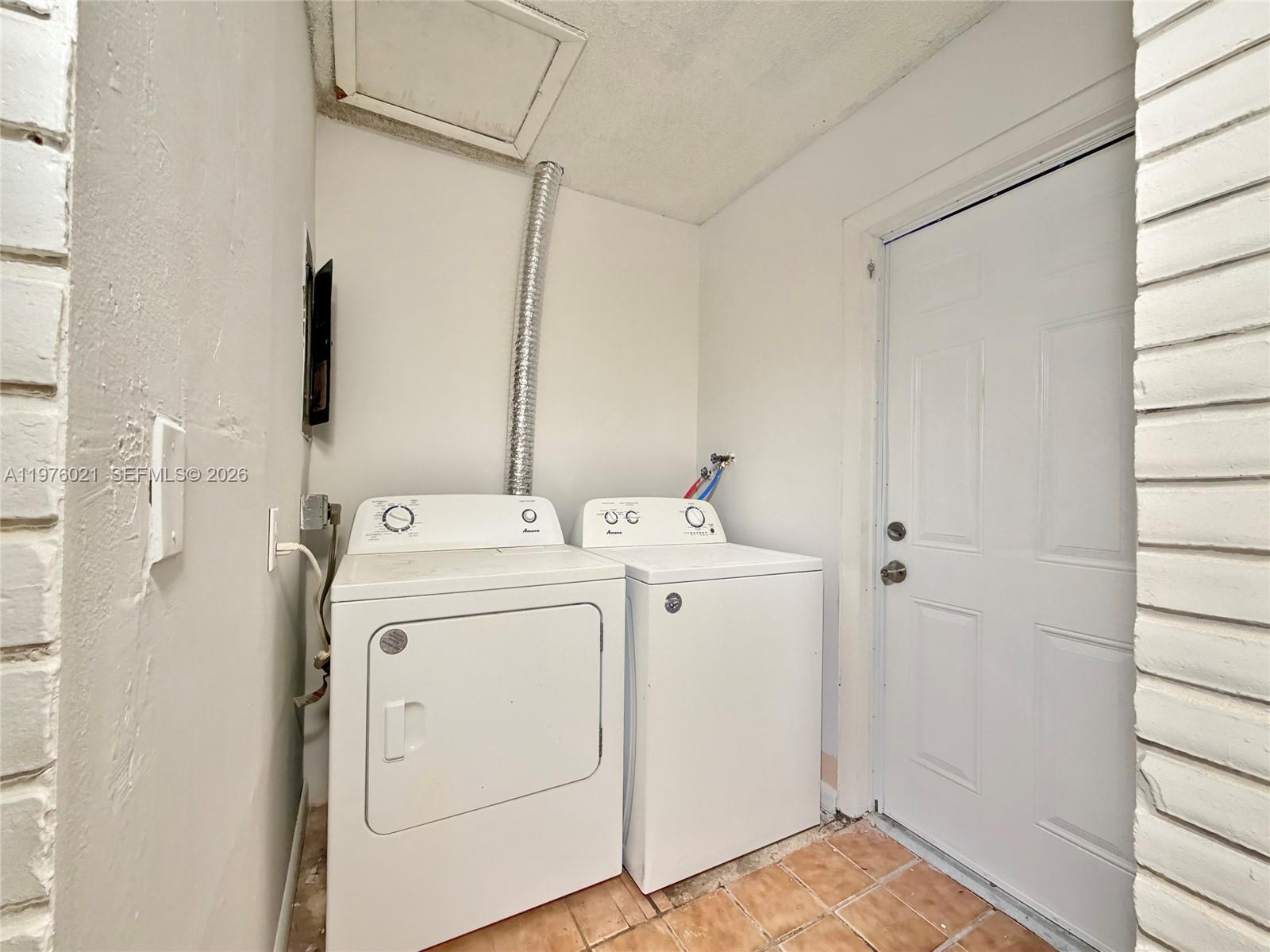 LAUDERDALE NORTH PARK SEC - Residential Lease