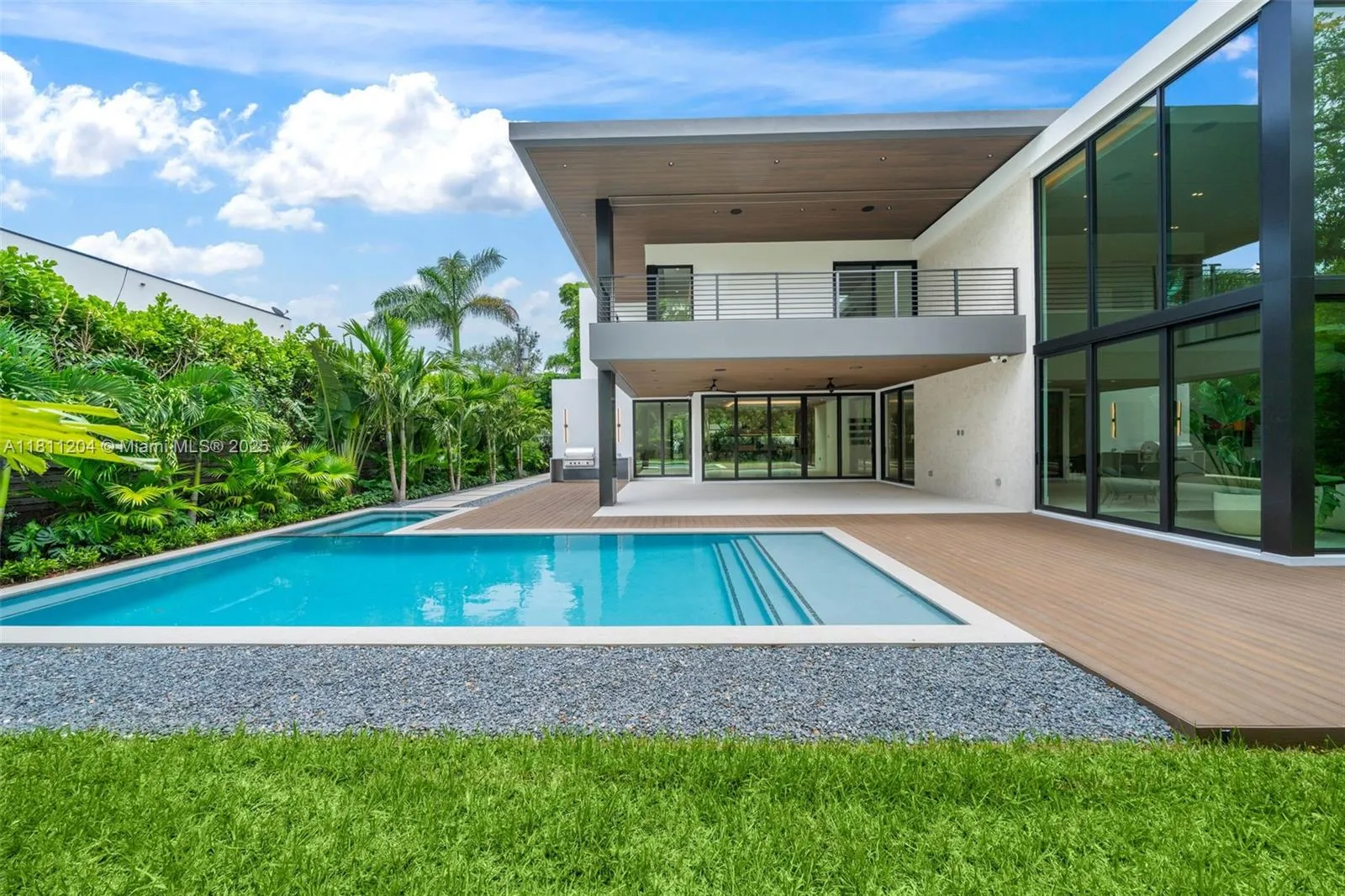 Miami, Florida 33143, United States, 7 Bedrooms Bedrooms, ,8 BathroomsBathrooms,Residential,Coming Soon,139840