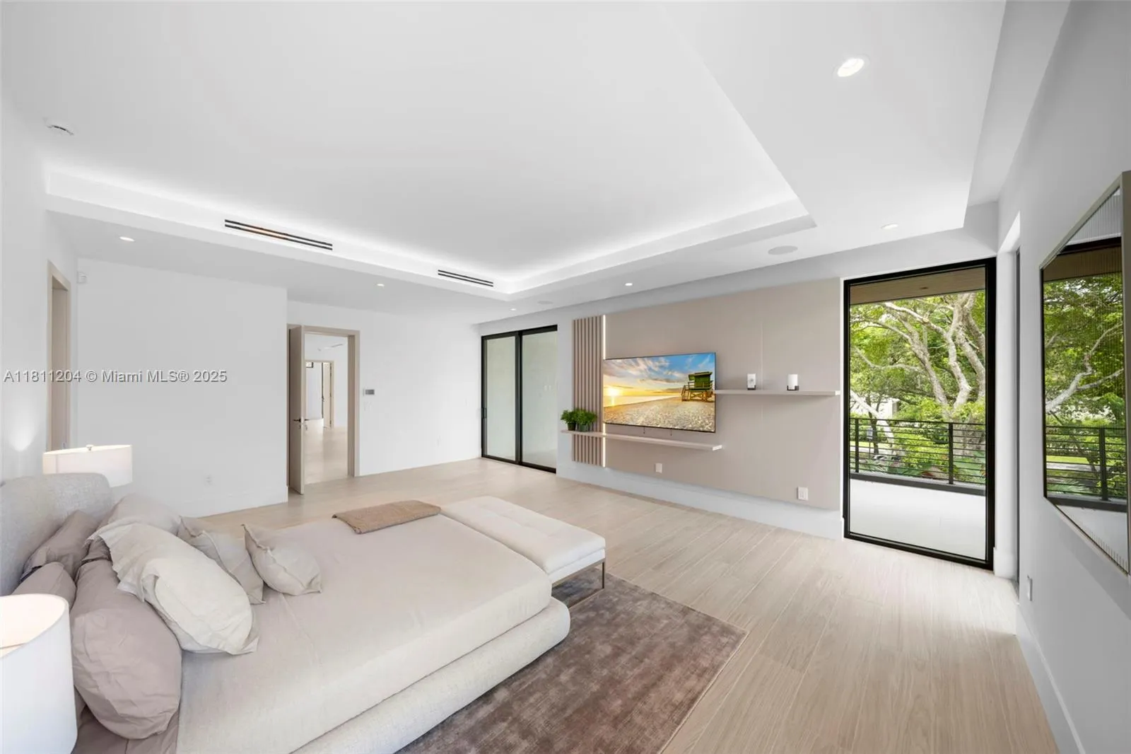 Miami, Florida 33143, United States, 7 Bedrooms Bedrooms, ,8 BathroomsBathrooms,Residential,Coming Soon,139840