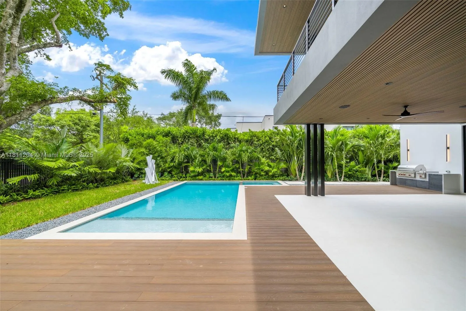 Miami, Florida 33143, United States, 7 Bedrooms Bedrooms, ,8 BathroomsBathrooms,Residential,Coming Soon,139840