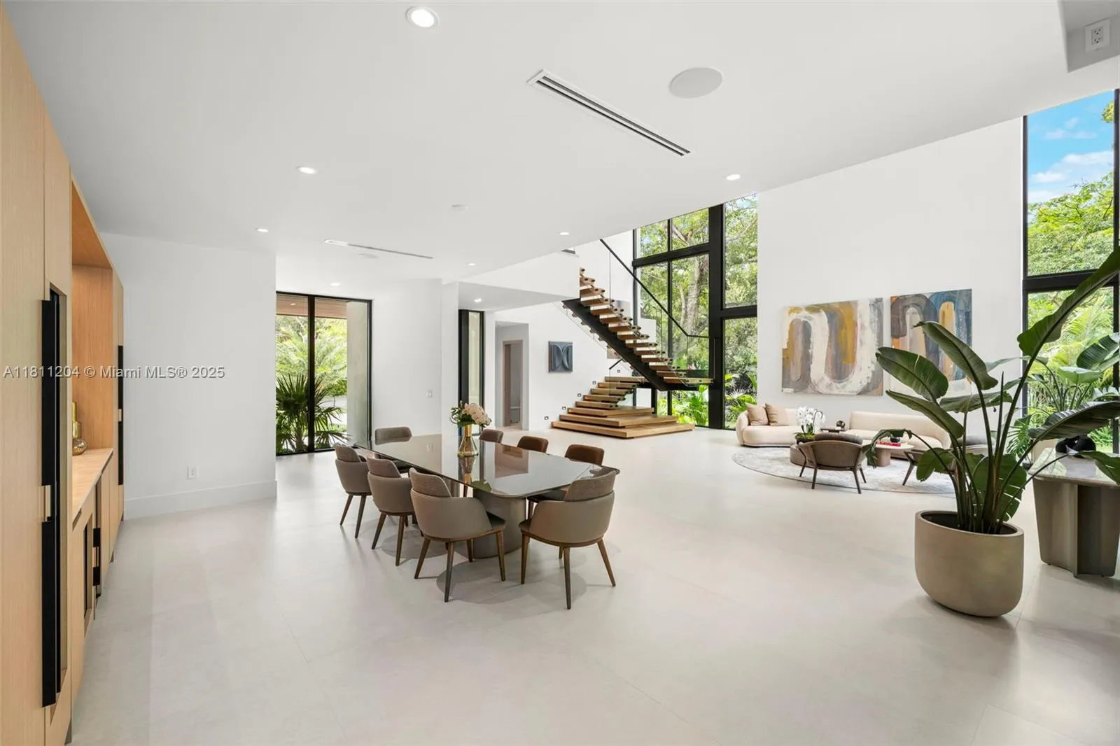 Miami, Florida 33143, United States, 7 Bedrooms Bedrooms, ,8 BathroomsBathrooms,Residential,Coming Soon,139840