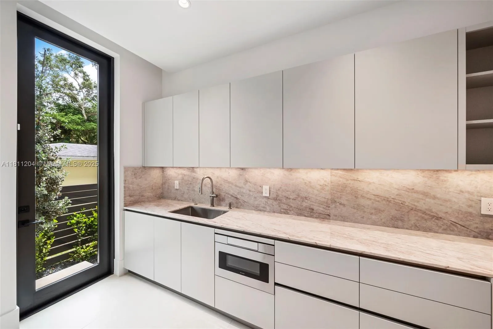 Miami, Florida 33143, United States, 7 Bedrooms Bedrooms, ,8 BathroomsBathrooms,Residential,Coming Soon,139840