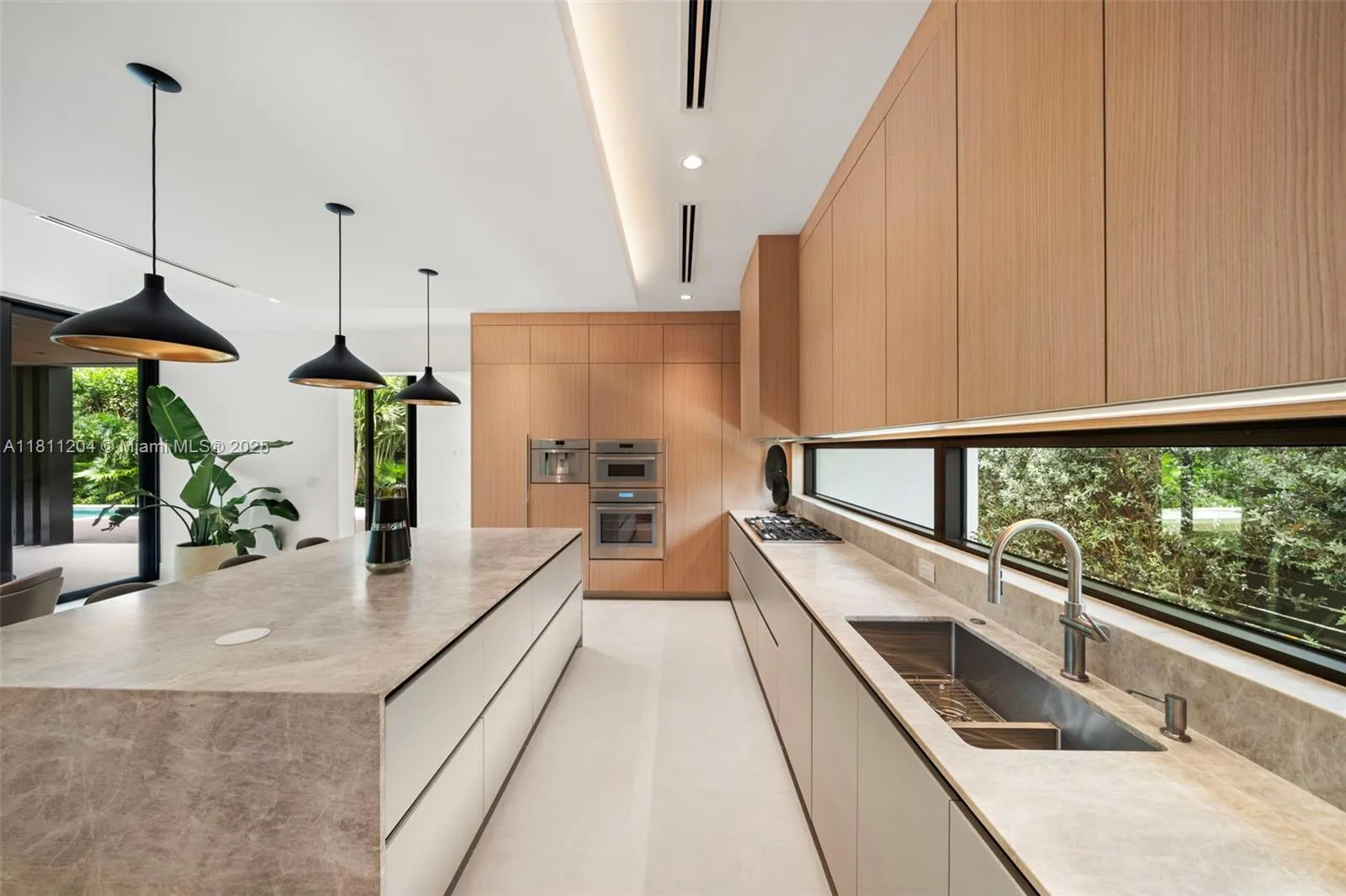 Miami, Florida 33143, United States, 7 Bedrooms Bedrooms, ,8 BathroomsBathrooms,Residential,Coming Soon,139840