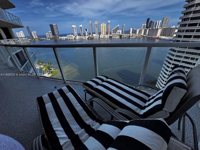 4000 ISL BLVD WILLIAMS IS - Residential