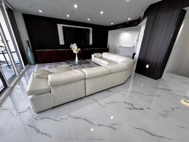 4000 Island Blvd 2301