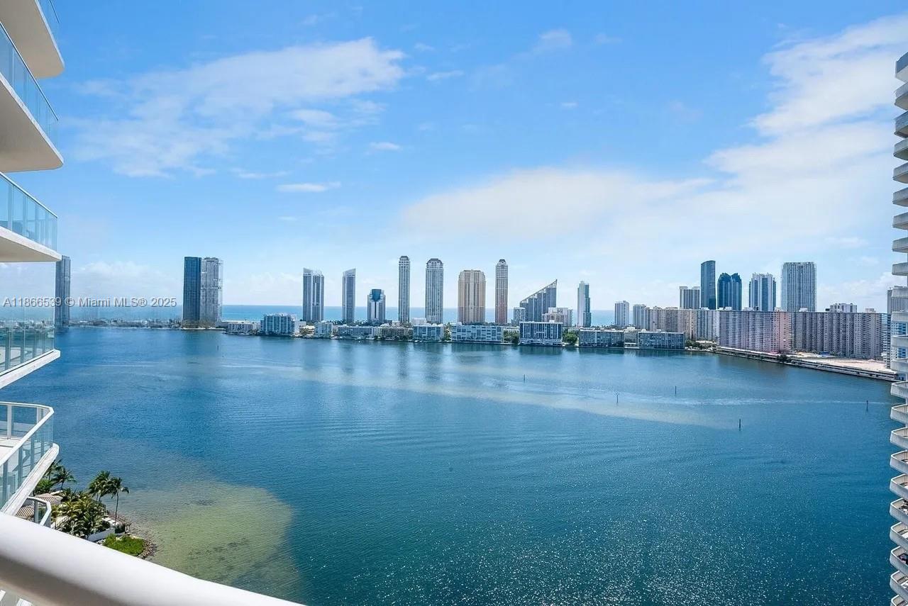 4000 ISL BLVD WILLIAMS IS - Residential