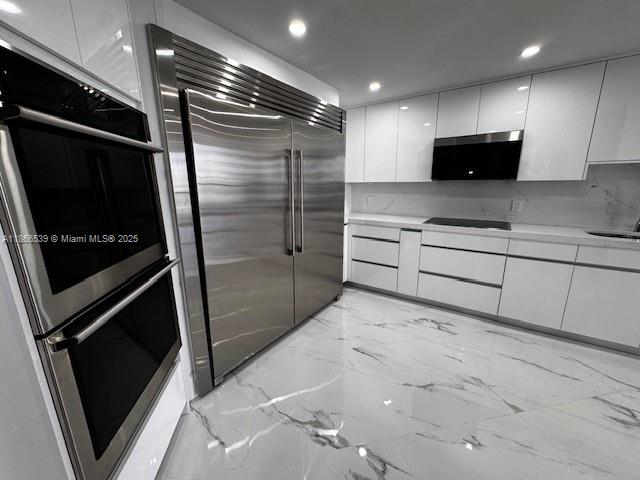 4000 Island Blvd 2301