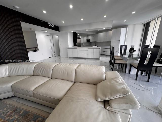 4000 ISL BLVD WILLIAMS IS - Residential