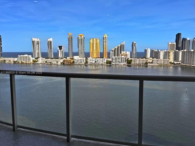 4000 ISL BLVD WILLIAMS IS - Residential