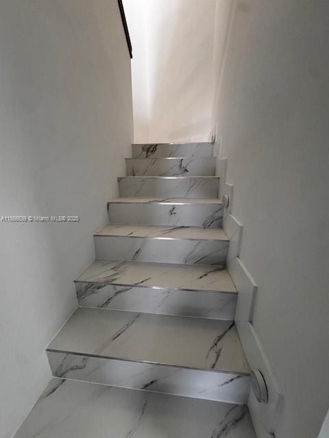 4000 ISL BLVD WILLIAMS IS - Residential