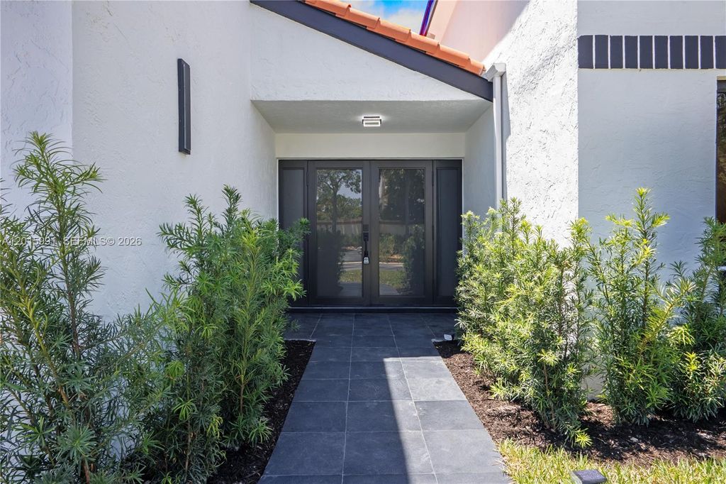 Photo of 1543 SW 1st Ave, Boca Raton, FL 33432 (MLS # A12015991)