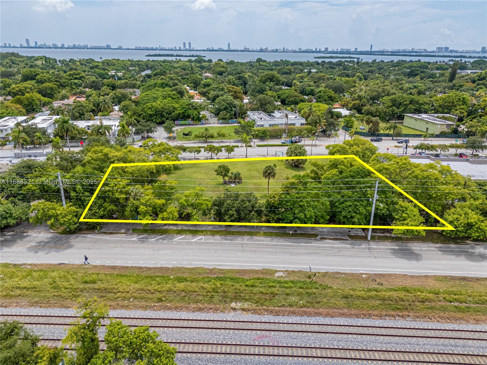 5220 Biscayne