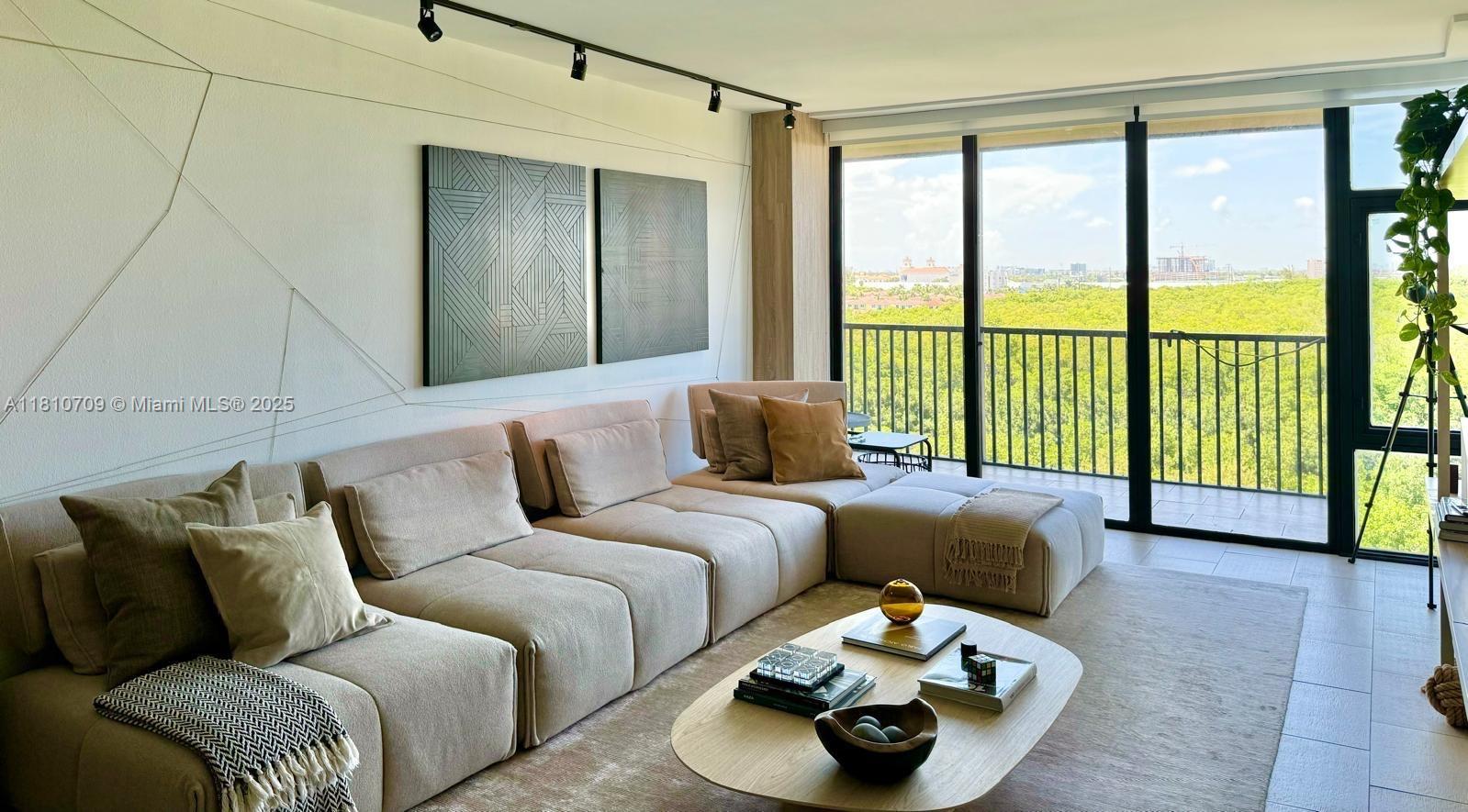 BONAVISTA CONDO - Residential