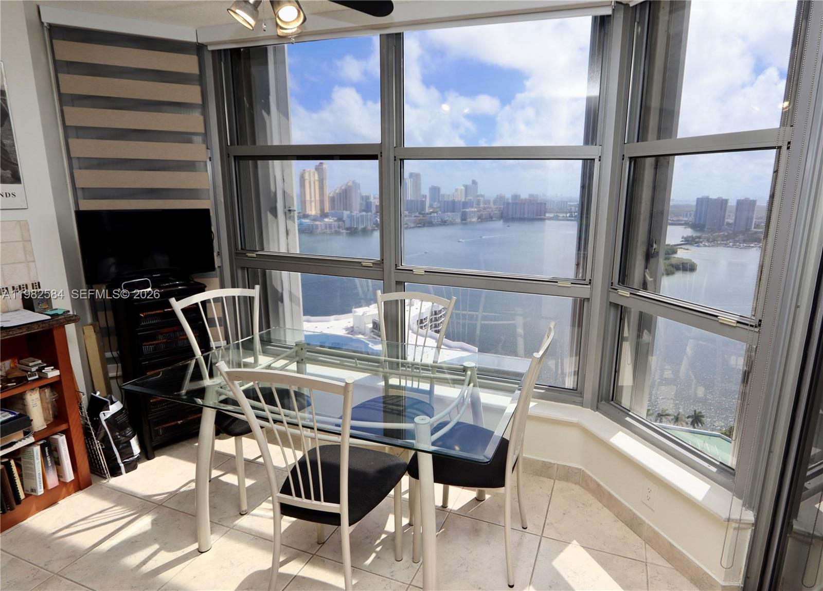 MYSTIC POINTE TOWER 400 C - Residential