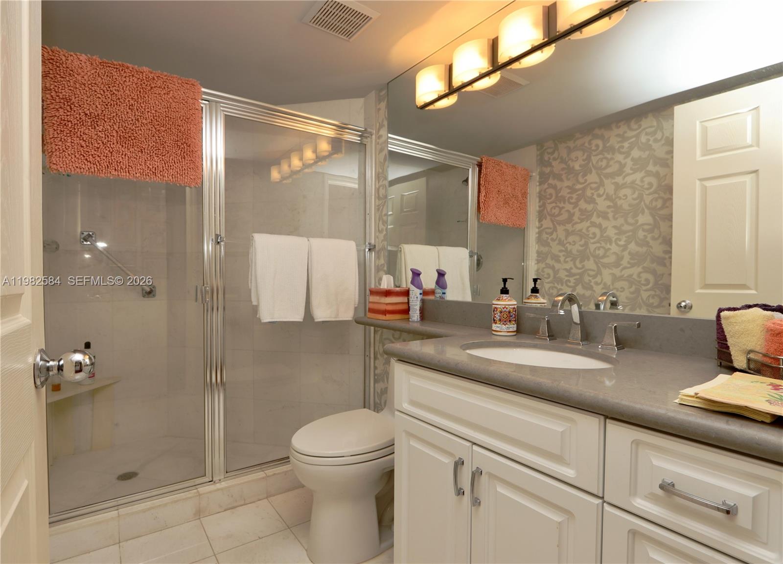 MYSTIC POINTE TOWER 400 C - Residential