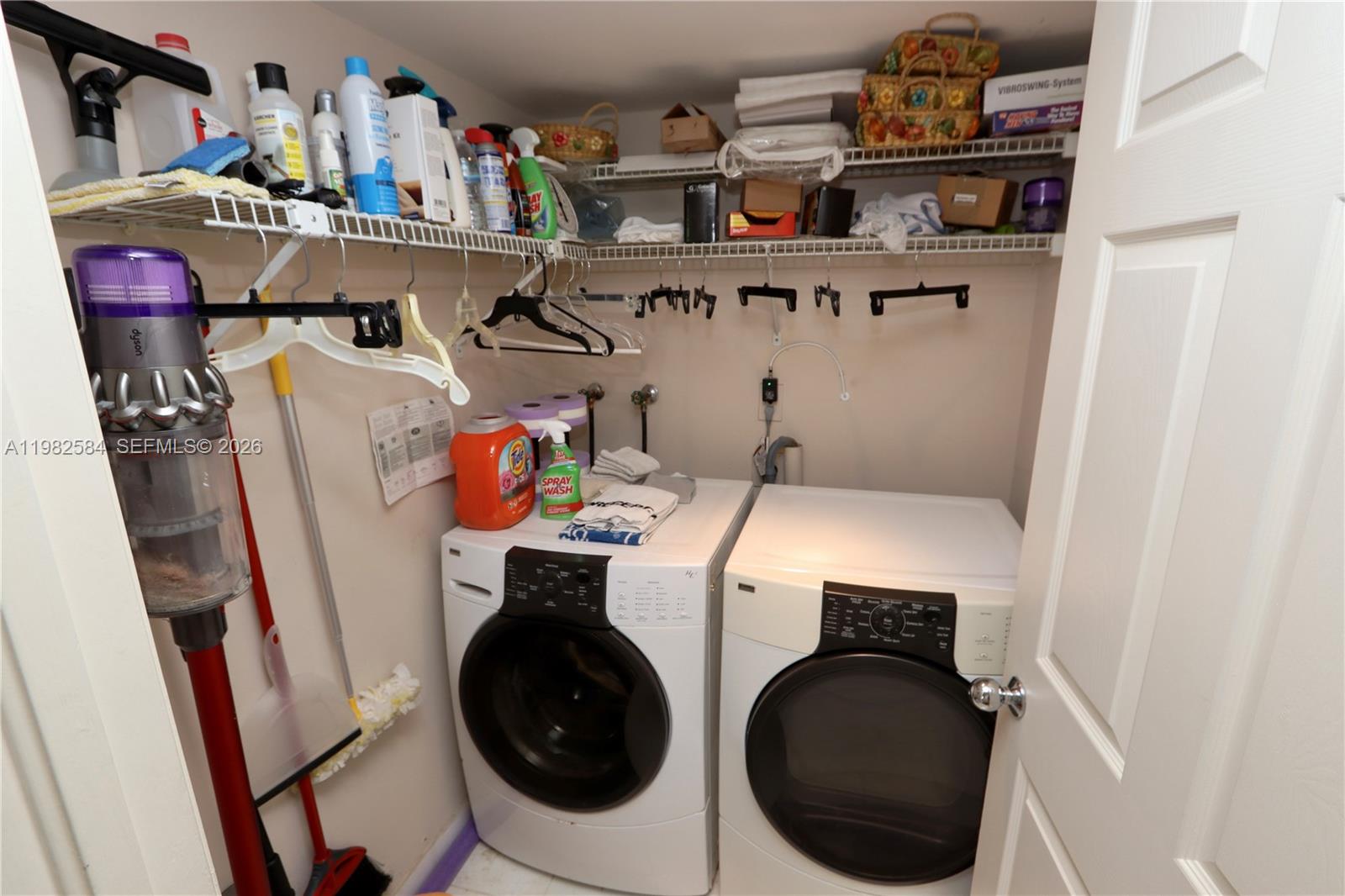 MYSTIC POINTE TOWER 400 C - Residential