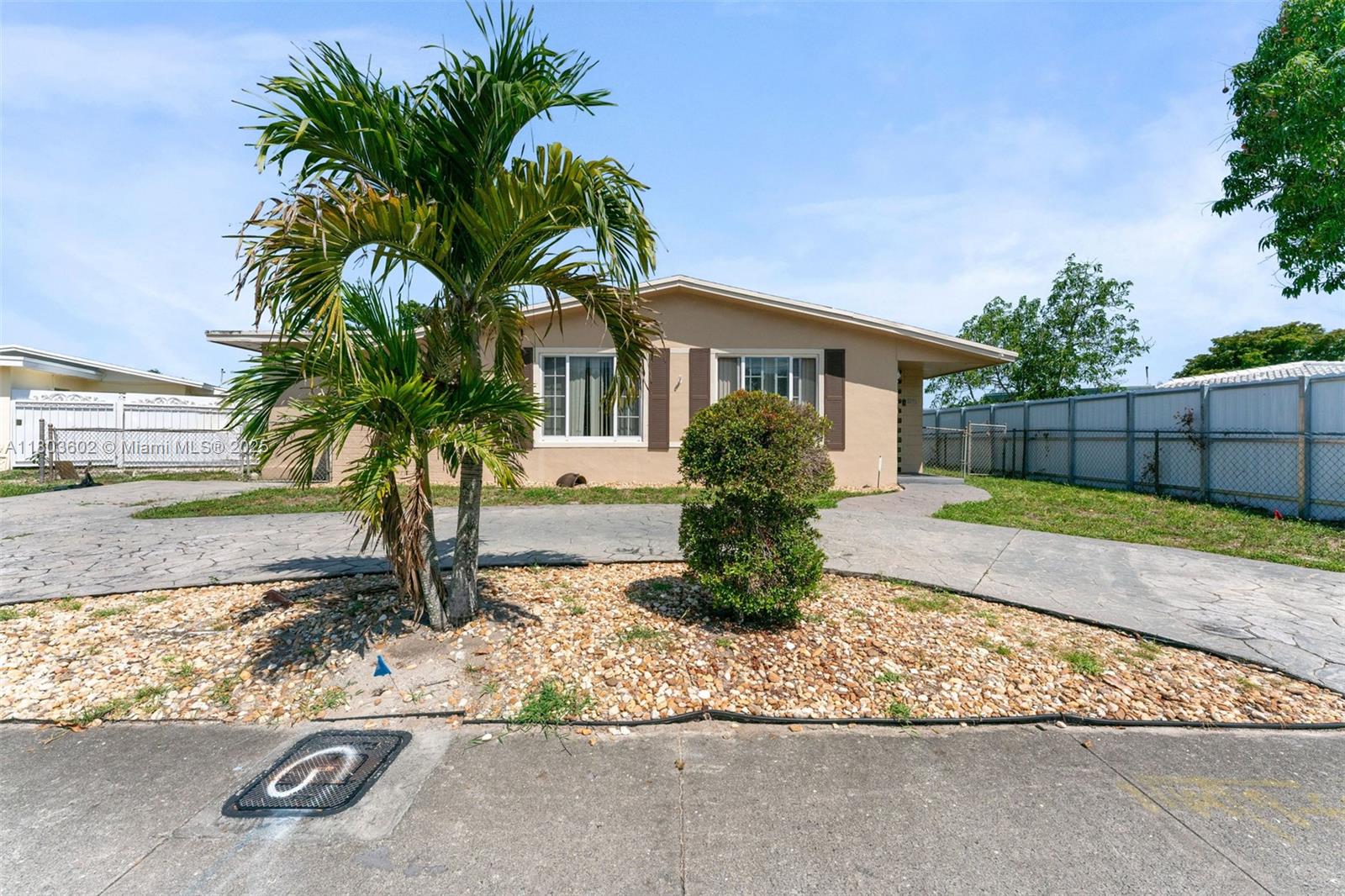 2071 Sw 68th Way, Miramar, Broward County, Florida - 3 Bedrooms  
3 Bathrooms - 