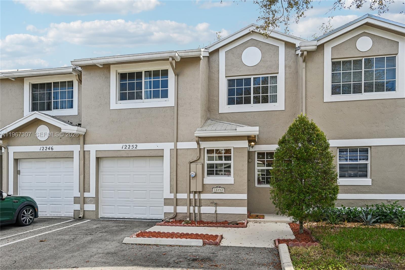 FLAMINGO GARDENS - Residential