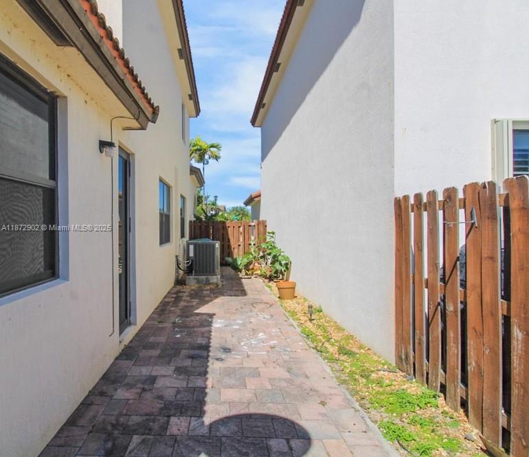 LAKES BY THE BAY FAYE REP - Residential Lease