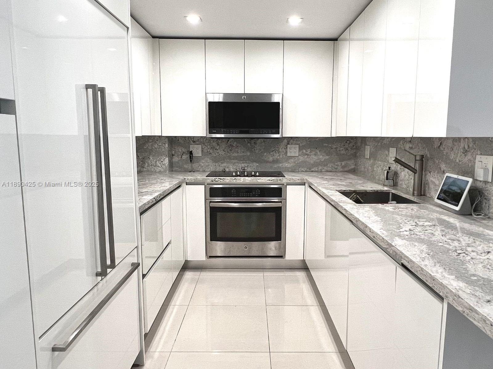 HEMISPHERES CONDO - Residential Lease