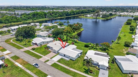 Photo of 1502 SW 17th Ave, Boynton Beach, FL 33426 (MLS # A12043719)