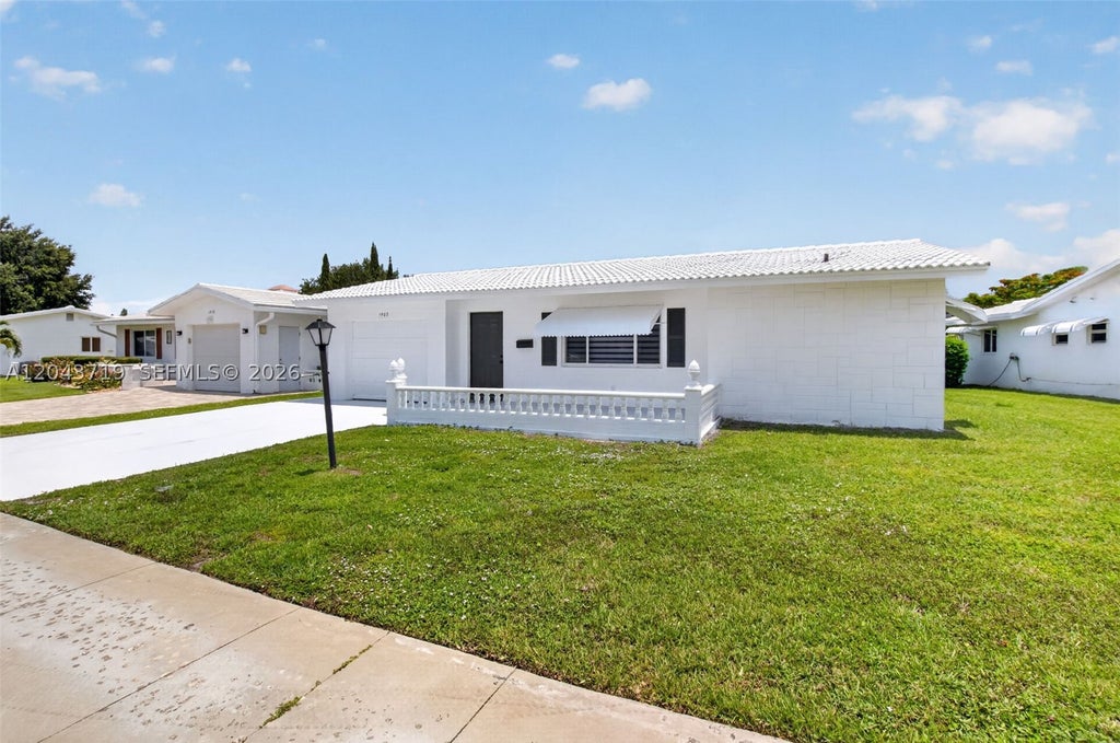 Photo of 1502 SW 17th Ave, Boynton Beach, FL 33426 (MLS # A12043719)
