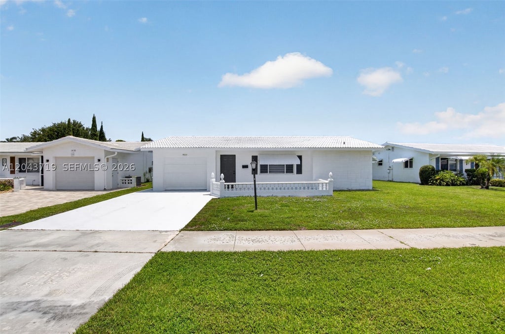 Photo of 1502 SW 17th Ave, Boynton Beach, FL 33426 (MLS # A12043719)