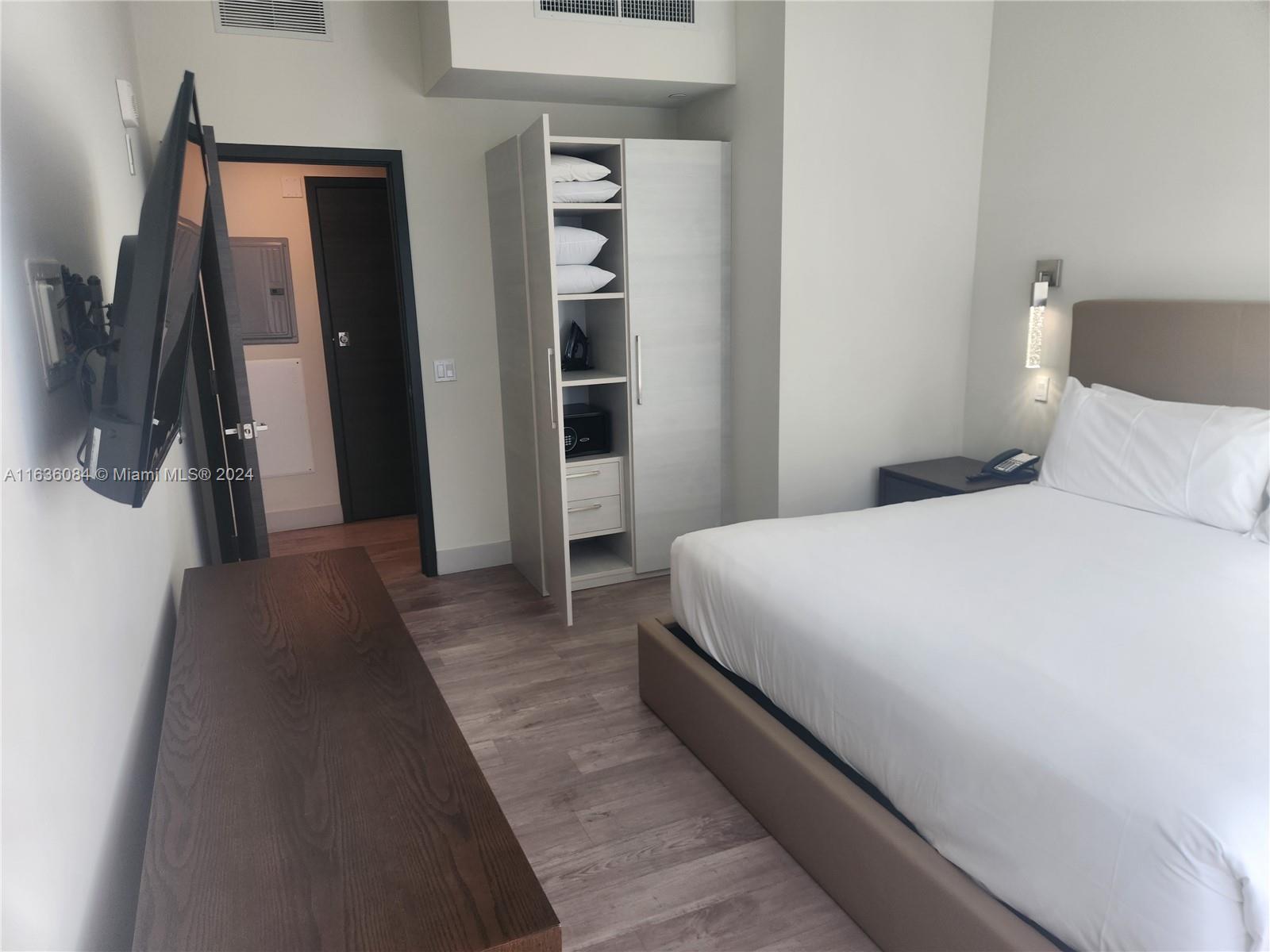 COSTA HOLLYWOOD CONDO - Residential