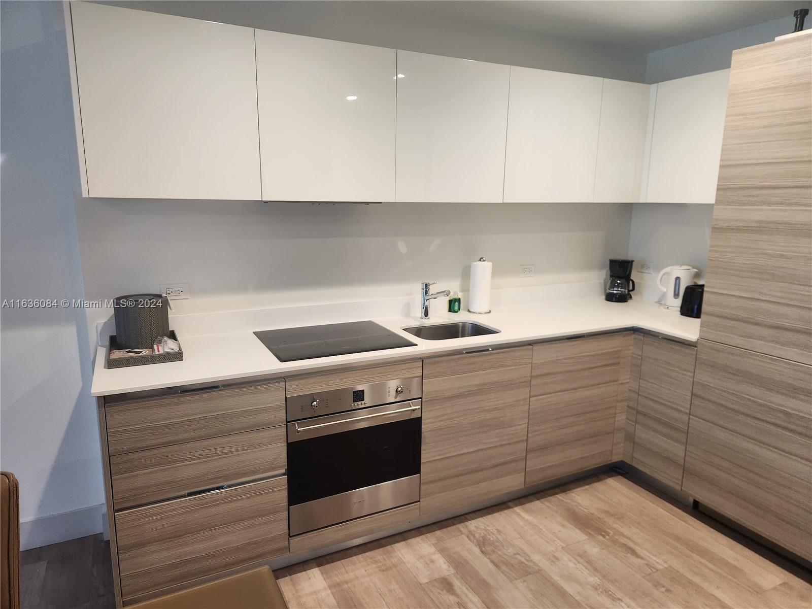 COSTA HOLLYWOOD CONDO - Residential