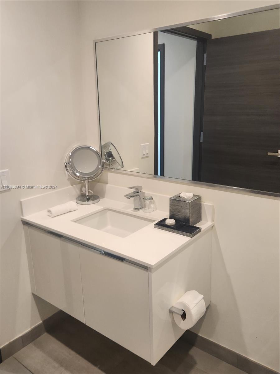 COSTA HOLLYWOOD CONDO - Residential