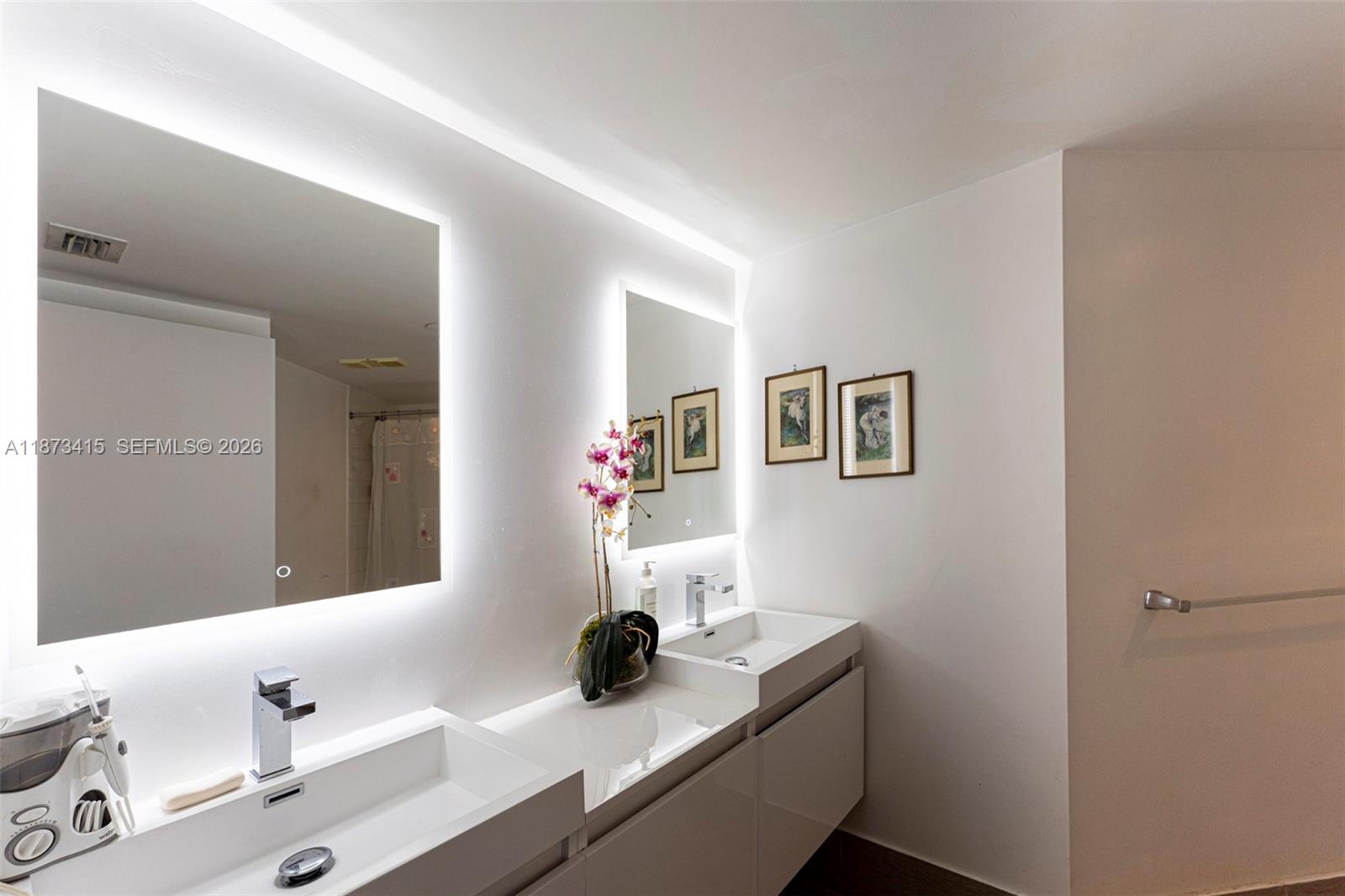 HARBORSIDE AT THE WATERWA - Residential