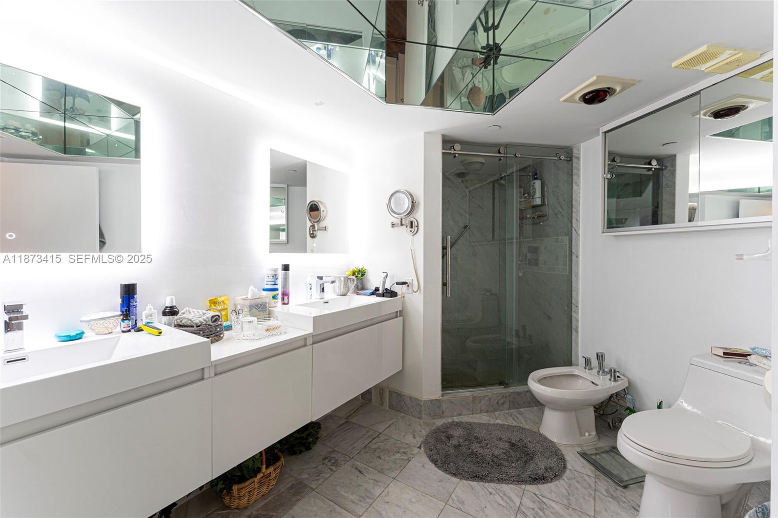 HARBORSIDE AT THE WATERWA - Residential