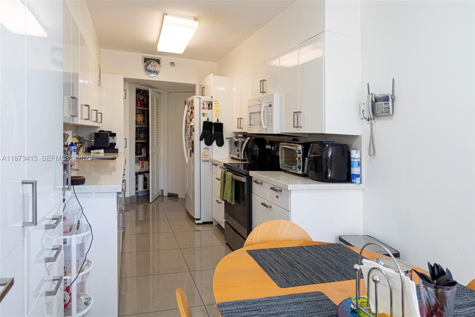 HARBORSIDE AT THE WATERWA - Residential