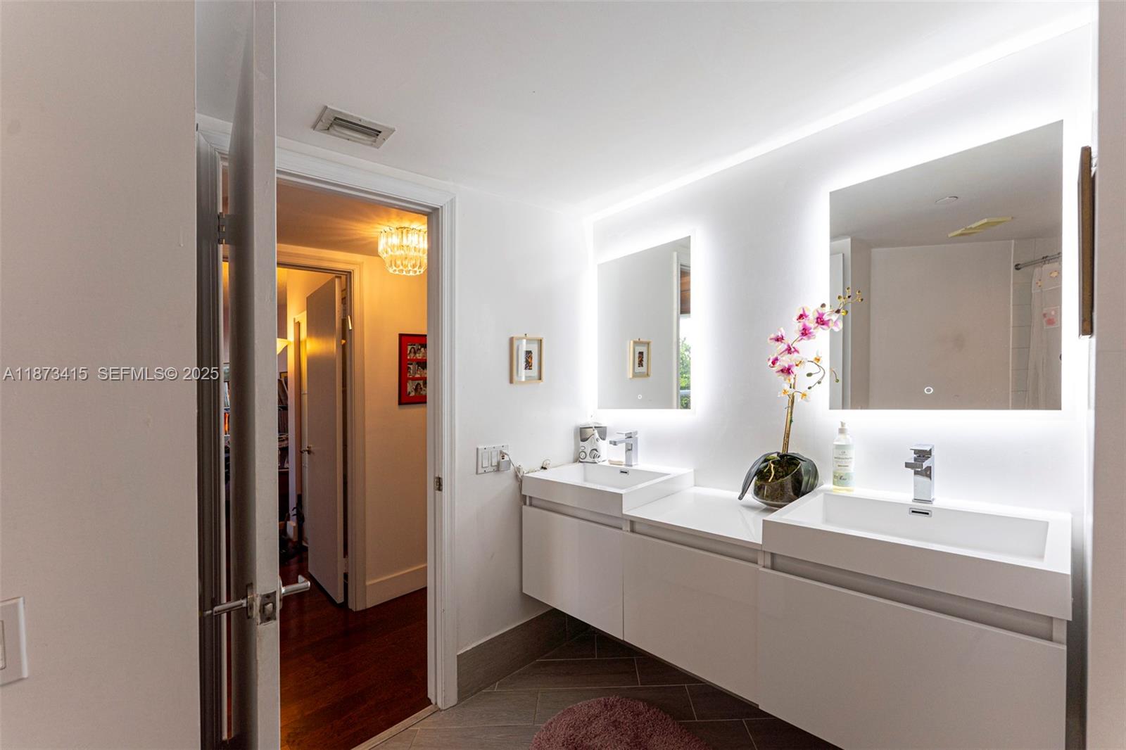 HARBORSIDE AT THE WATERWA - Residential