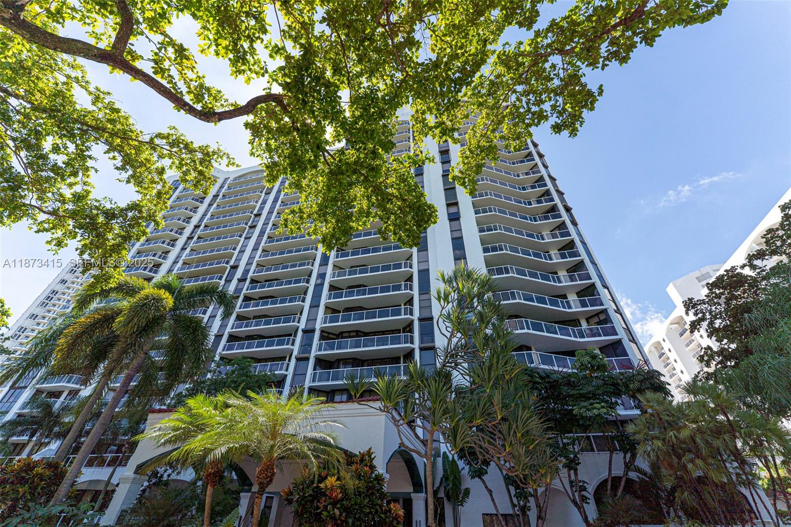 HARBORSIDE AT THE WATERWA - Residential