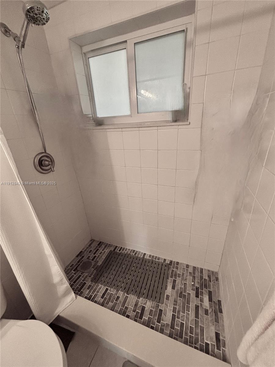 VILLAGE OF KINGS CREEK CO - Residential Lease