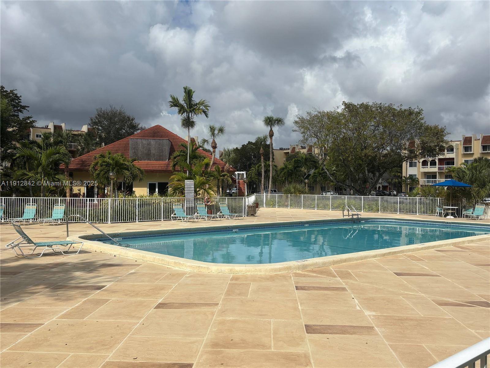 VILLAGE OF KINGS CREEK CO - Residential Lease