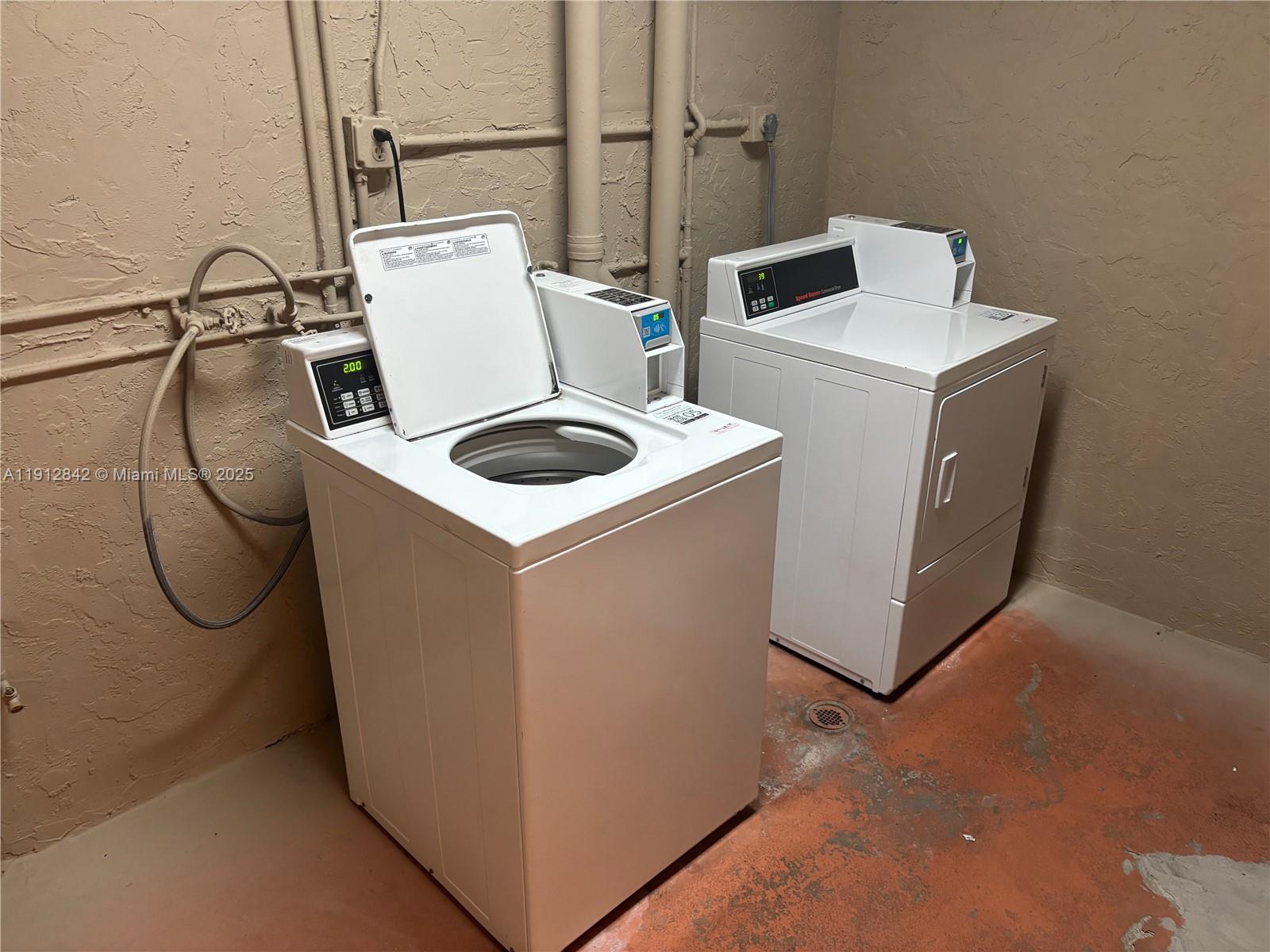 VILLAGE OF KINGS CREEK CO - Residential Lease