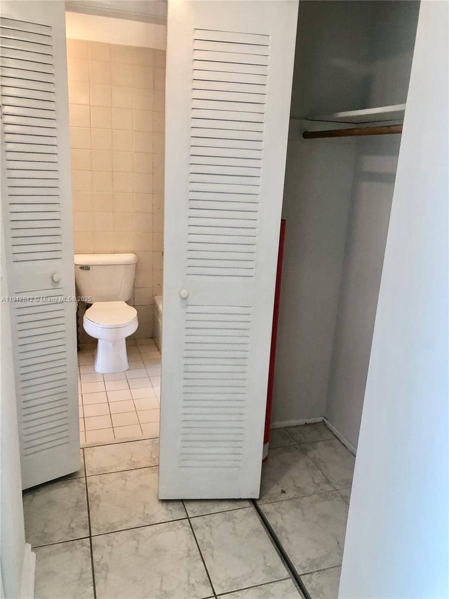 VILLAGE OF KINGS CREEK CO - Residential Lease