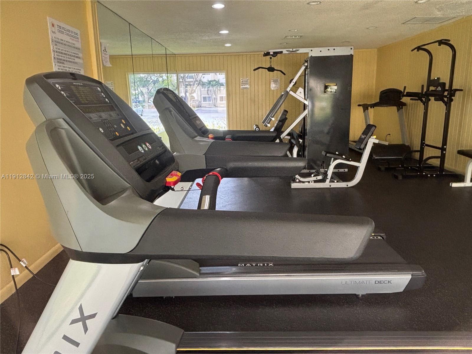 VILLAGE OF KINGS CREEK CO - Residential Lease