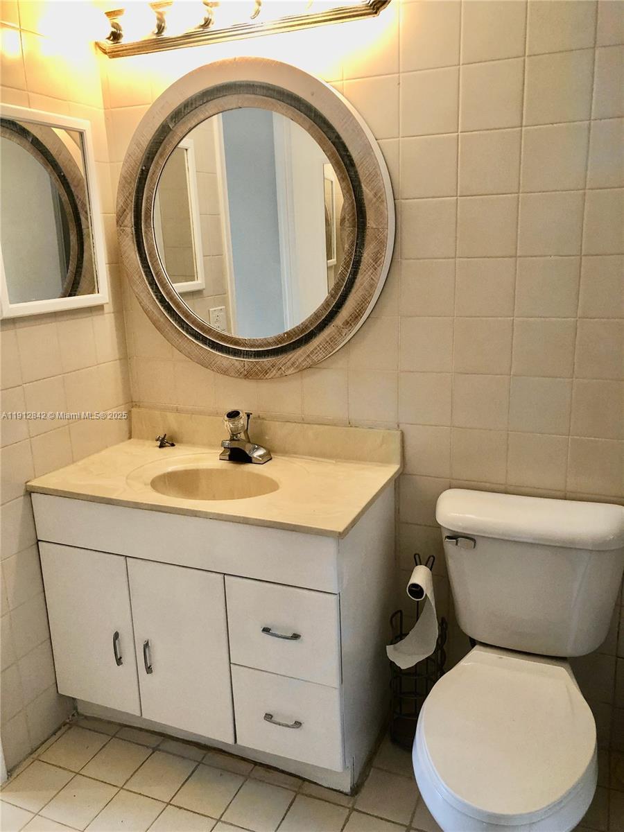 VILLAGE OF KINGS CREEK CO - Residential Lease