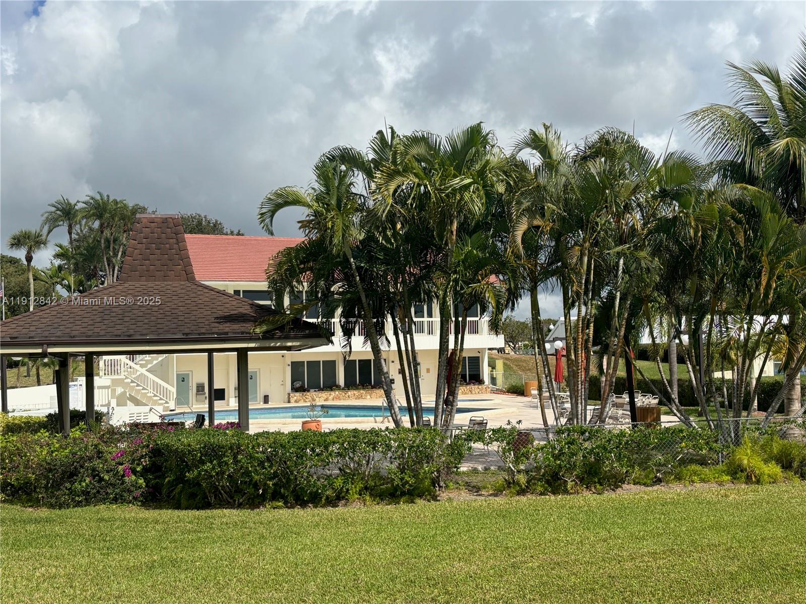 VILLAGE OF KINGS CREEK CO - Residential Lease