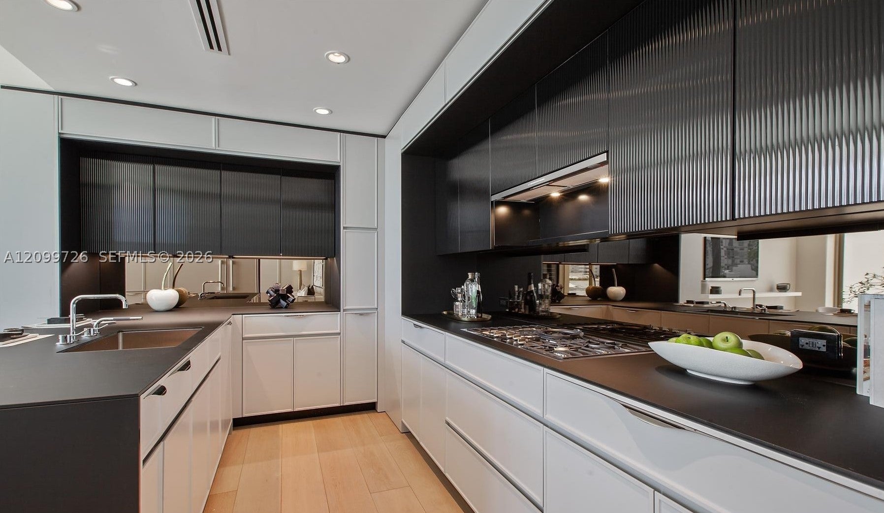 300 Collins Ave PH2
